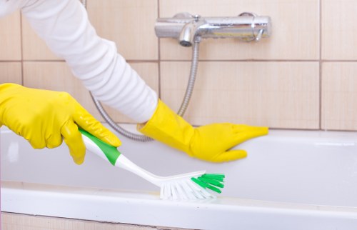 Professional move-out cleaning in a Kentishtown flat interior
